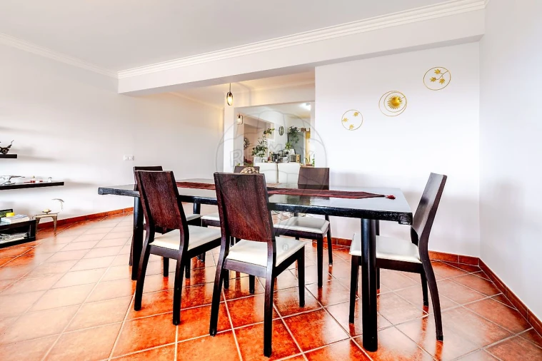 Apartamento T2 para Venda em Porto Salvo Foto 6