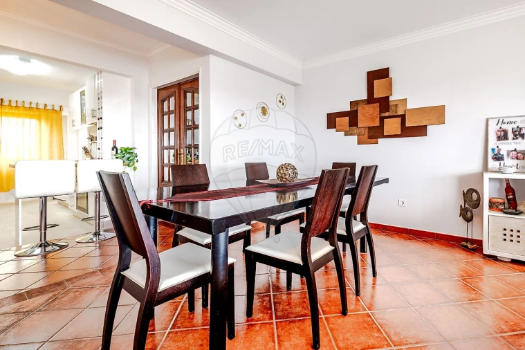 Apartamento T2 para Venda em Porto Salvo Foto 8