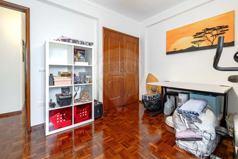 Apartamento T2 para Venda em Porto Salvo Foto 21