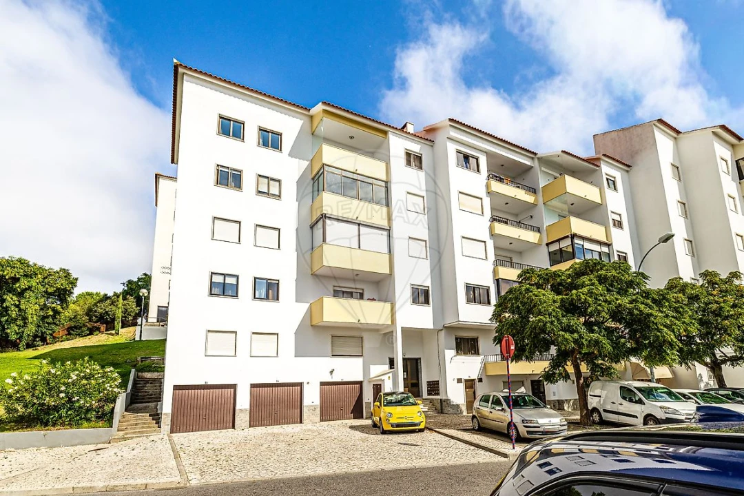 Apartamento T2 para Venda em Porto Salvo Foto 37