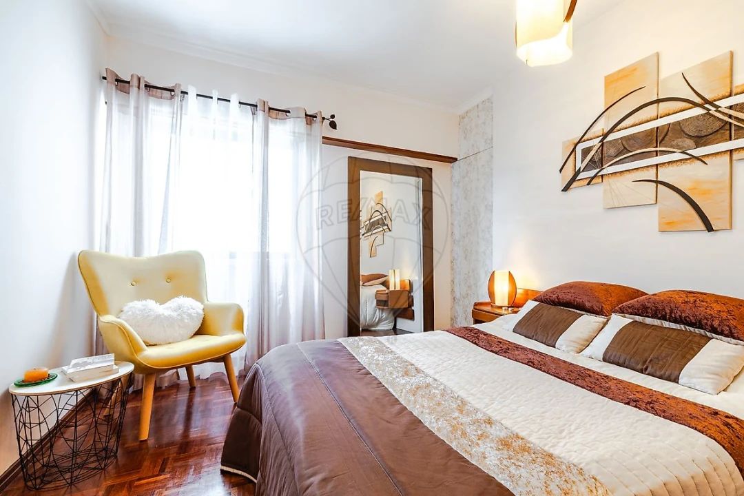 Apartamento T2 para Venda em Porto Salvo Foto 16