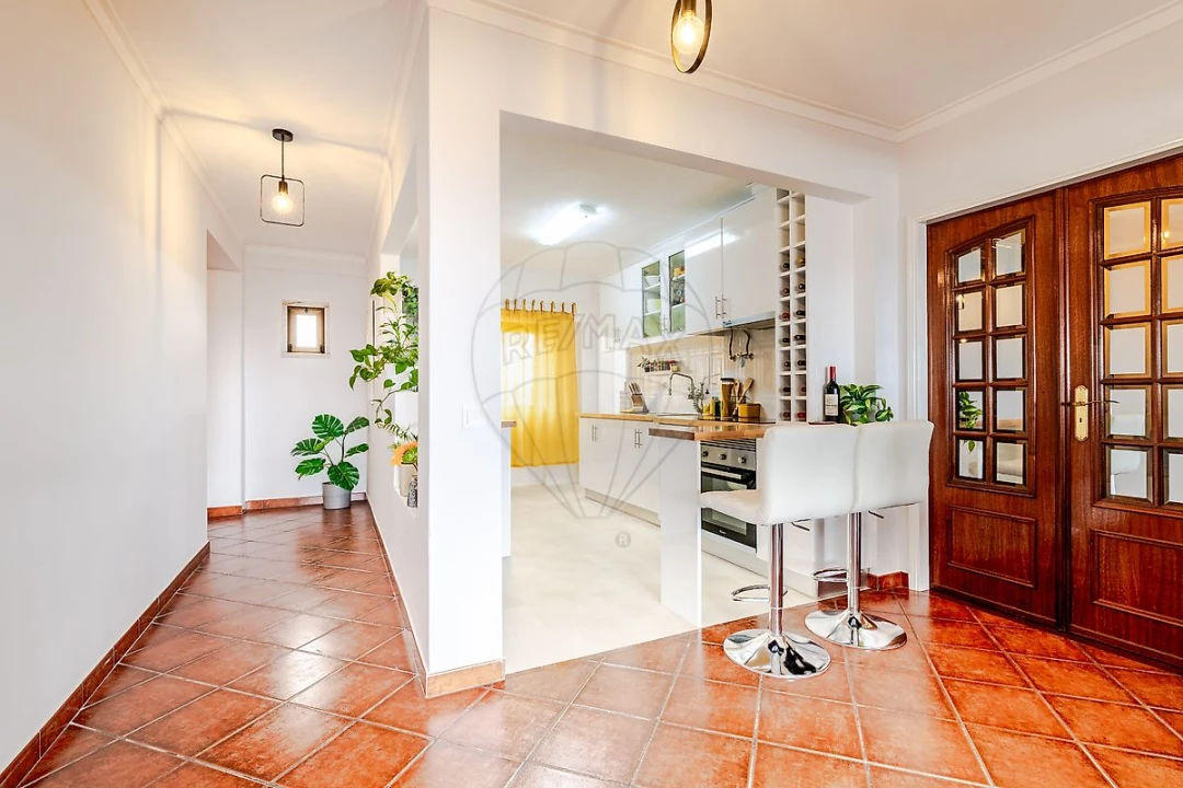 Apartamento T2 para Venda em Porto Salvo Foto 10