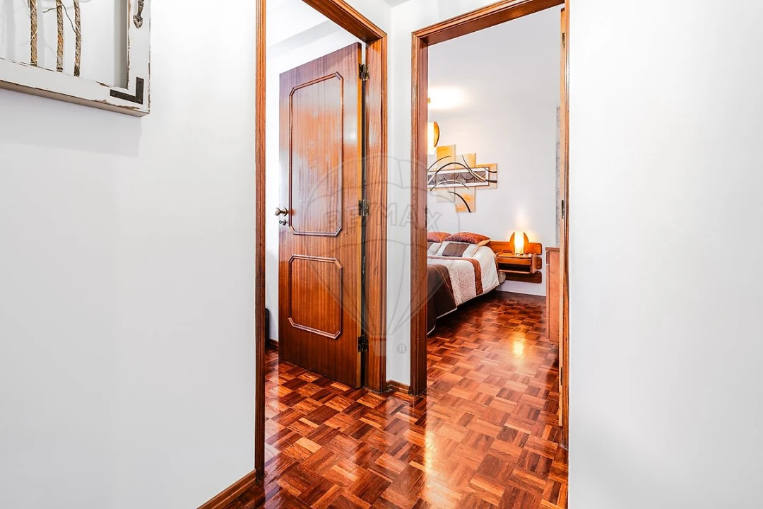 Apartamento T2 para Venda em Porto Salvo Foto 20