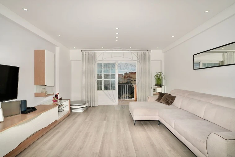 Apartamento T3 para Venda em Póvoa de Santa Iria e Forte da Casa