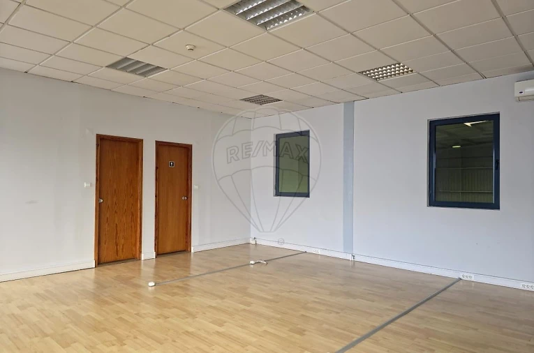 Armazém para Arrendamento em Carregado e Cadafais Foto 15