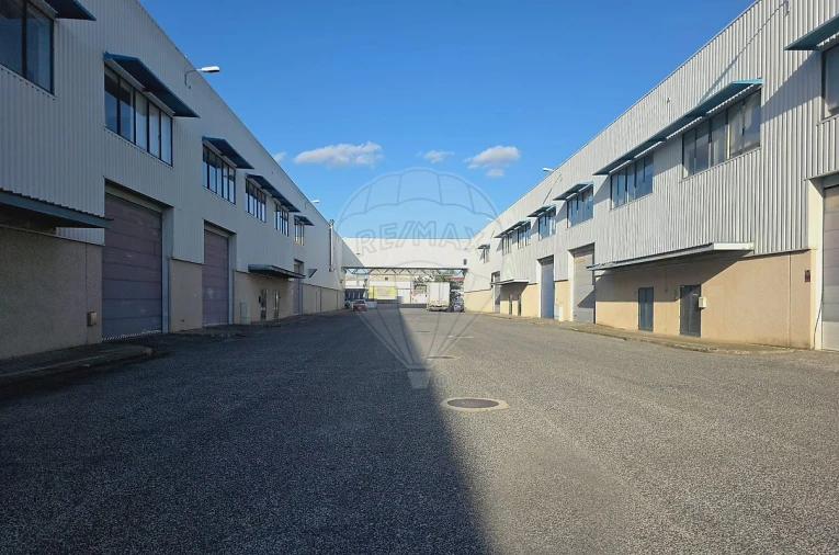 Armazém para Arrendamento em Carregado e Cadafais Foto 2