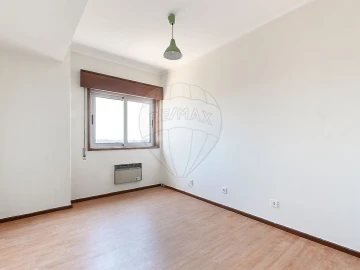 Apartamento T2 para Arrendamento em Cedofeita, Santo Ildefonso, Sé, Miragaia, São Nicolau e Vitória