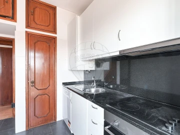 Apartamento T2 para Arrendamento em Cedofeita, Santo Ildefonso, Sé, Miragaia, São Nicolau e Vitória