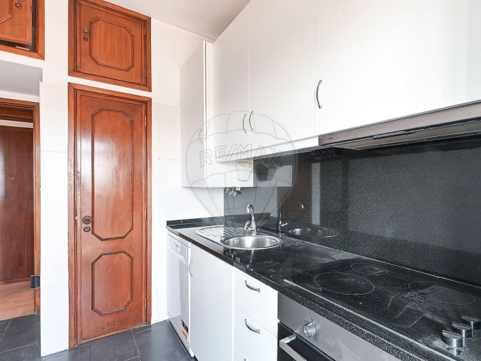 Apartamento T2 para Arrendamento em Cedofeita, Santo Ildefonso, Sé, Miragaia, São Nicolau e Vitória Foto 19