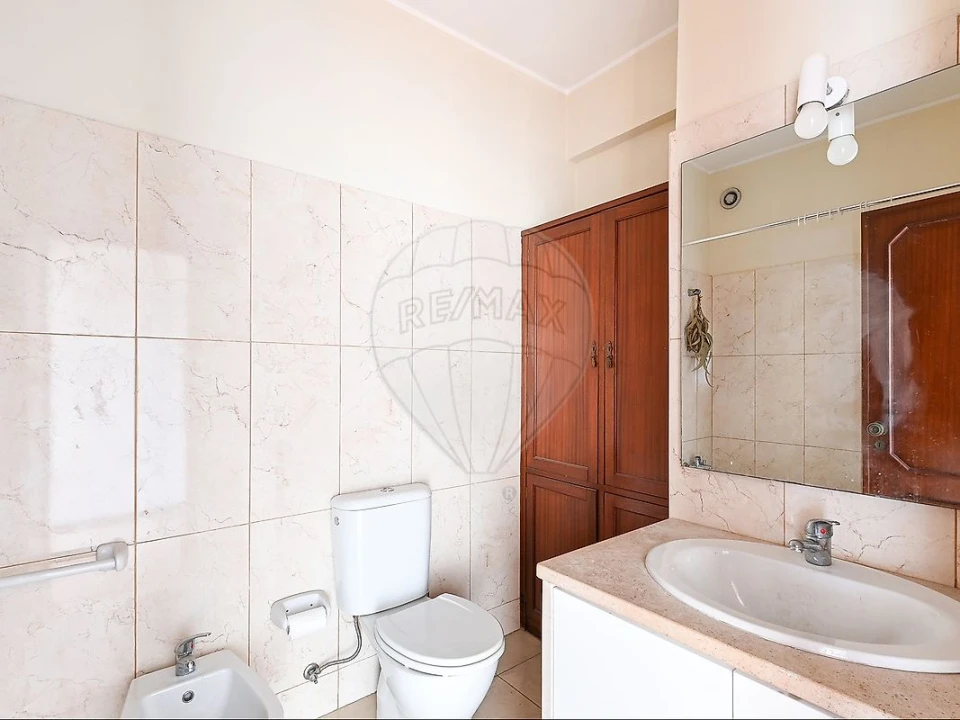 Apartamento T2 para Arrendamento em Cedofeita, Santo Ildefonso, Sé, Miragaia, São Nicolau e Vitória Foto 2