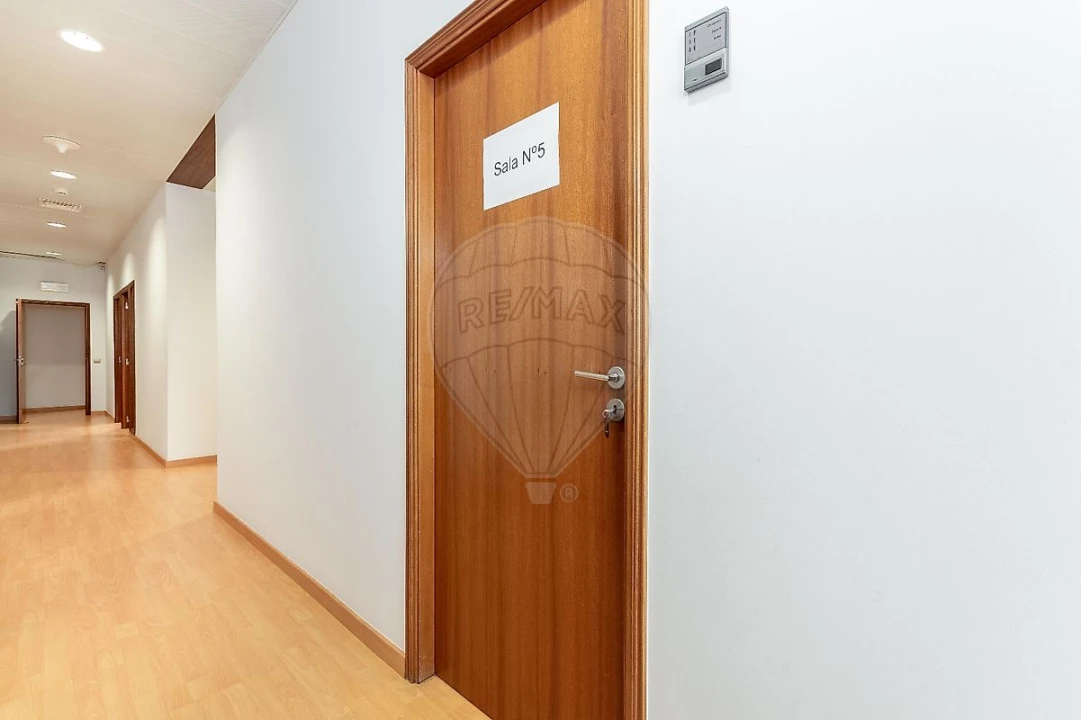 Escritório para Arrendamento em Póvoa de Santa Iria e Forte da Casa Foto 17