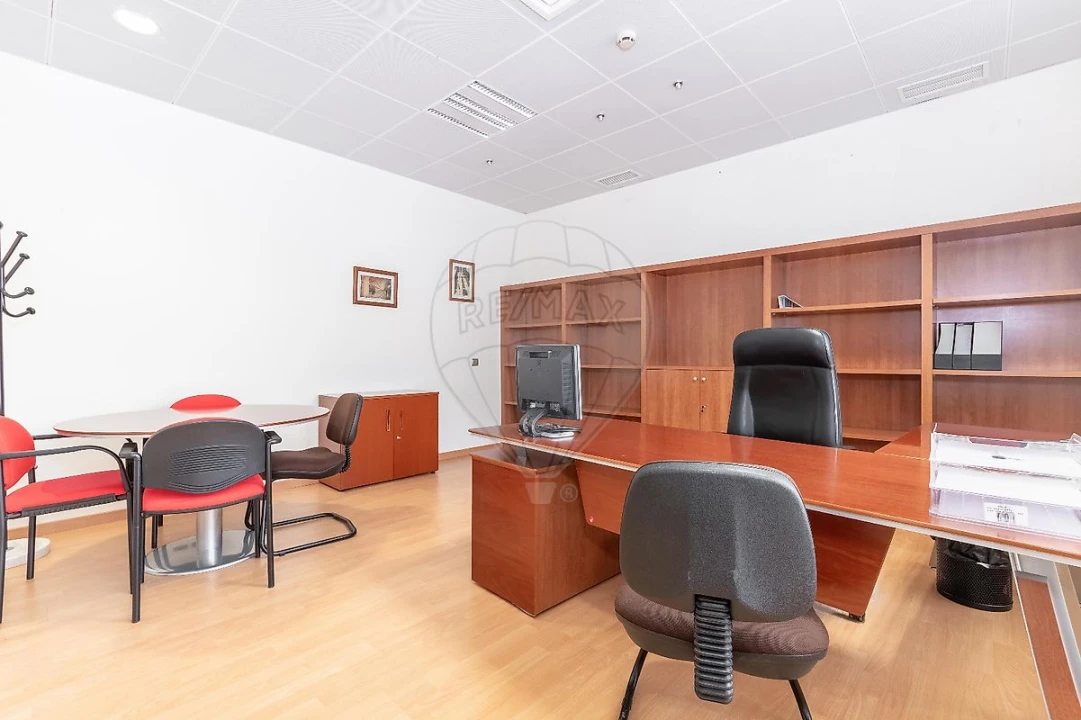 Escritório para Arrendamento em Póvoa de Santa Iria e Forte da Casa Foto 14