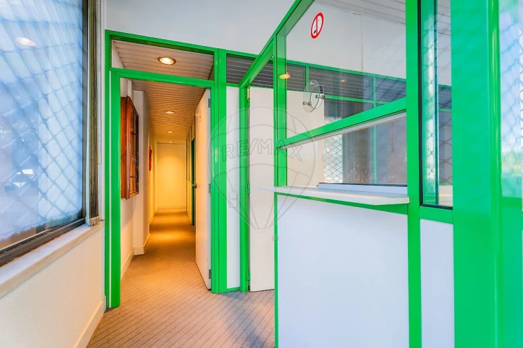 Loja para Arrendamento em Benfica Foto 14