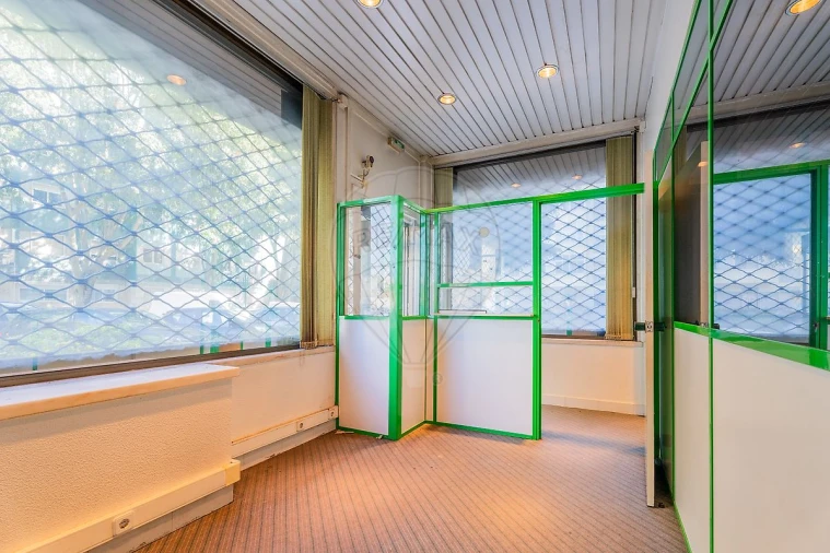 Loja para Arrendamento em Benfica Foto 13