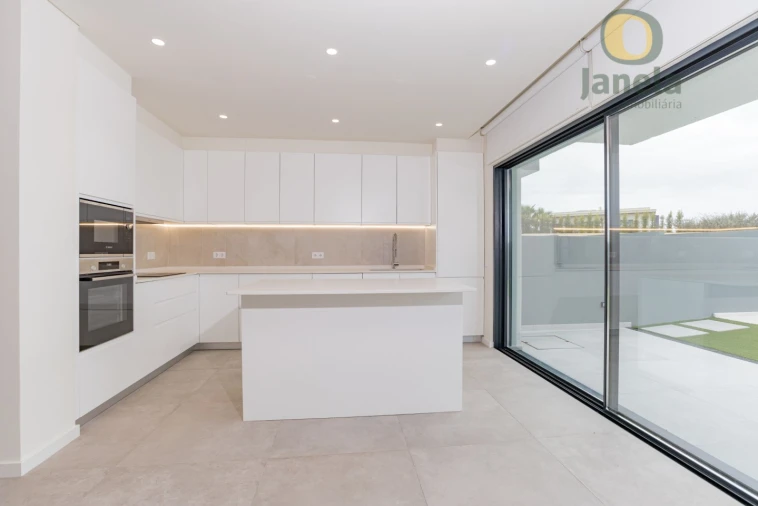 Moradia T4 para Venda em Montenegro Foto 44