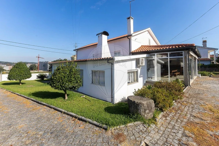 Moradia T4 para Arrendamento em Vila Nova de Famalicão e Calendário Foto 3