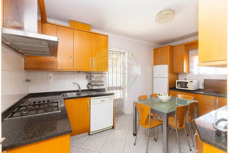 Moradia T4 para Arrendamento em Vila Nova de Famalicão e Calendário Foto 13