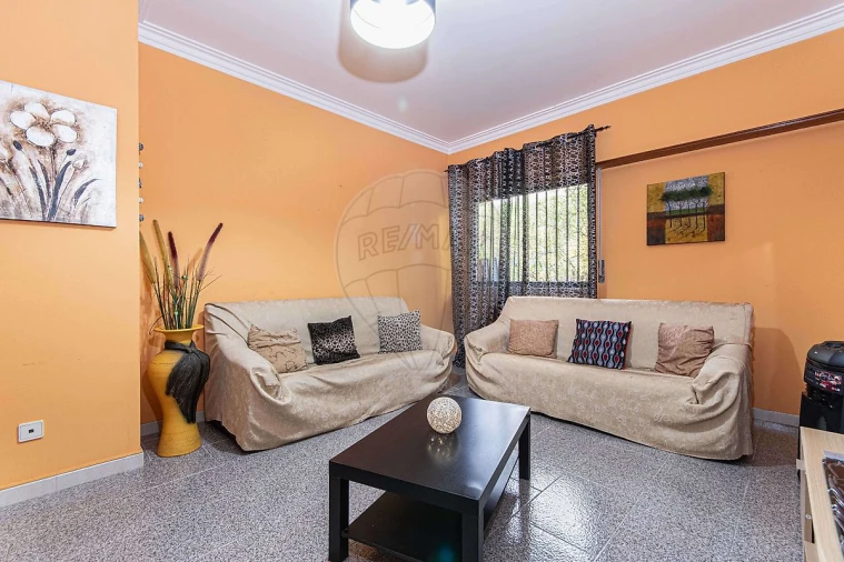 Apartamento T2 para Venda em Vialonga Foto 2