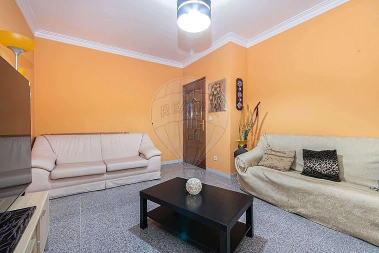 Apartamento T2 para Venda em Vialonga Foto 3