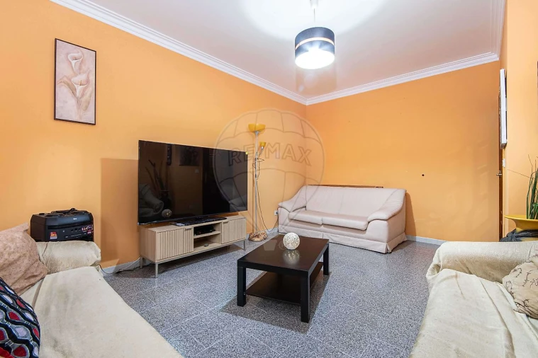 Apartamento T2 para Venda em Vialonga Foto 4
