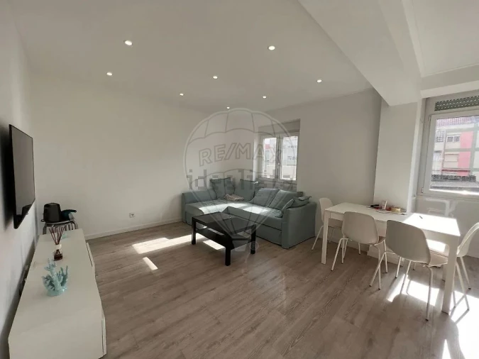 Apartamento T2 para Arrendamento em Falagueira-Venda Nova Foto 7