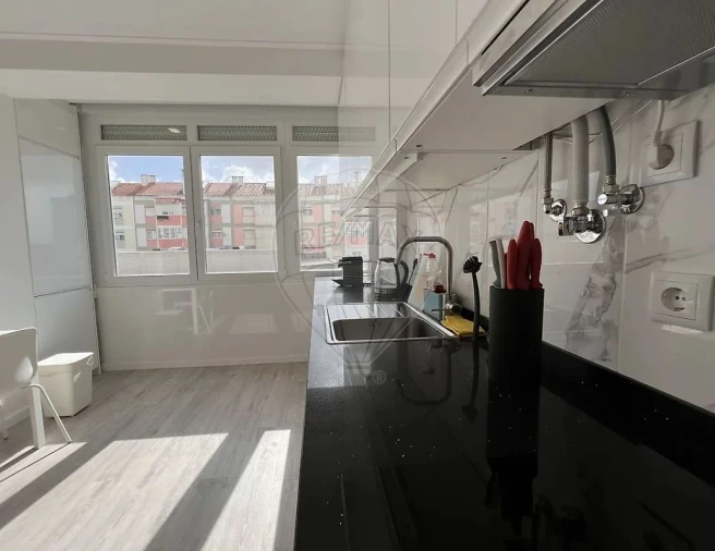 Apartamento T2 para Arrendamento em Falagueira-Venda Nova Foto 6