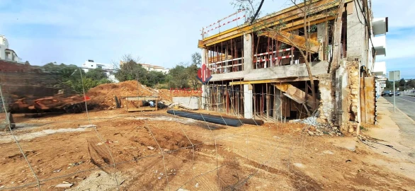 Moradia T4 para Venda em Ferragudo