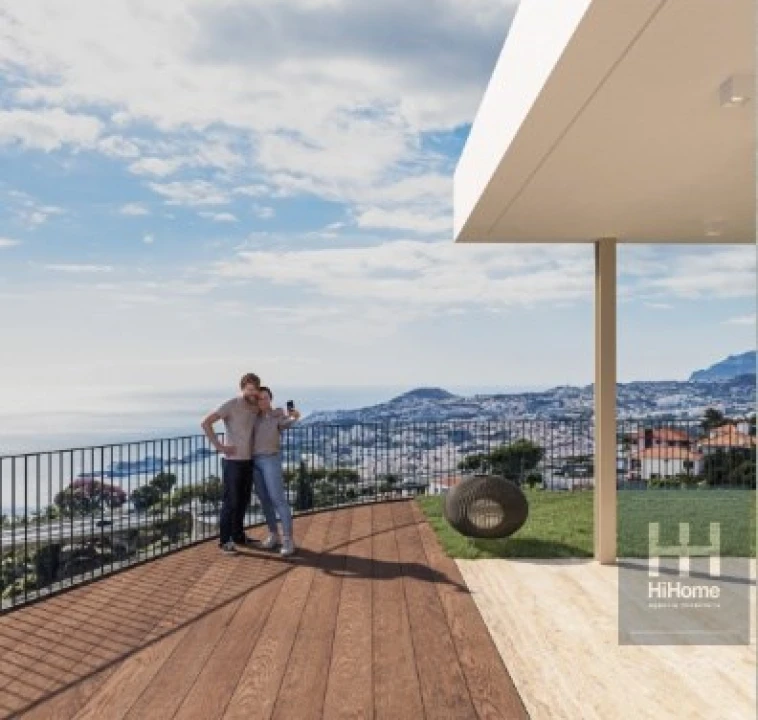 Moradia T4 para Venda em Funchal (Santa Maria Maior) Foto 9