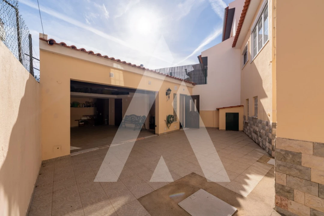 Moradia T5 para Venda em Alcabideche Foto 36