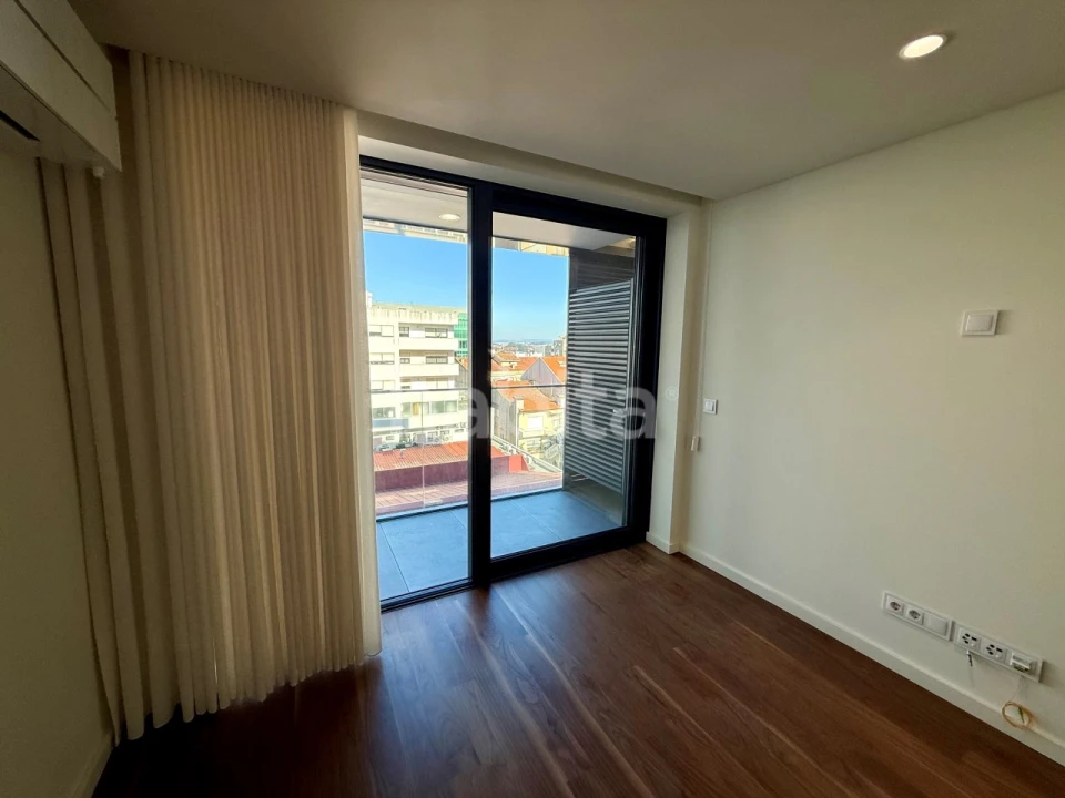 Apartamento T1 para Arrendamento em Mafamude e Vilar do Paraíso Foto 1