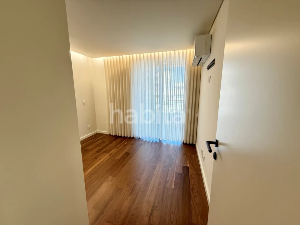 Apartamento T1 para Arrendamento em Mafamude e Vilar do Paraíso Foto 2