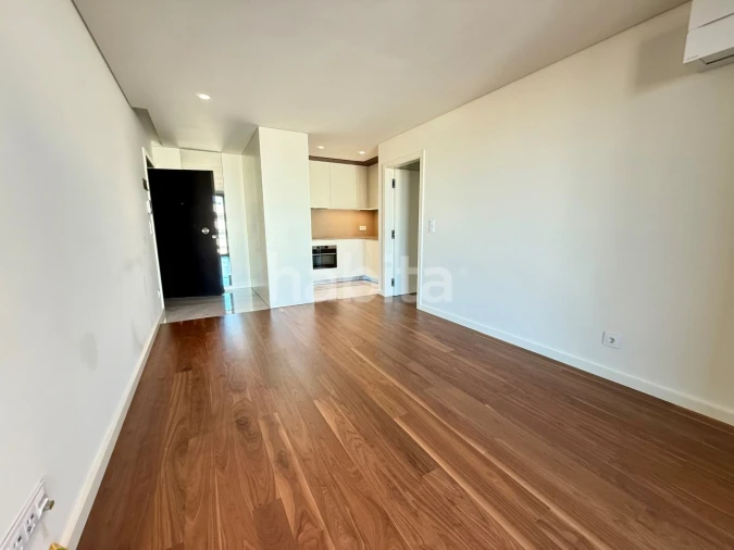 Apartamento T1 para Arrendamento em Mafamude e Vilar do Paraíso Foto 3