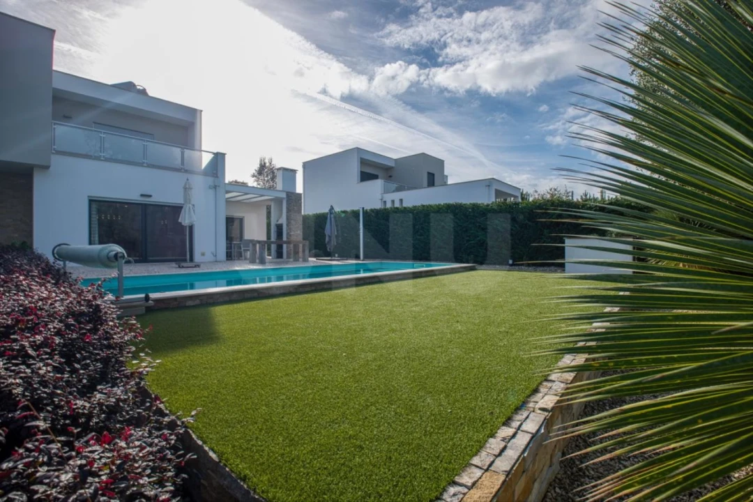 Moradia T4 para Venda em Nadadouro Foto 41