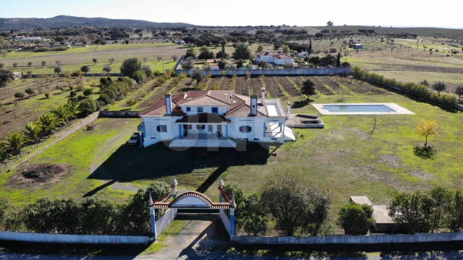 Quinta T9 para Venda em Vila Nova da Baronia