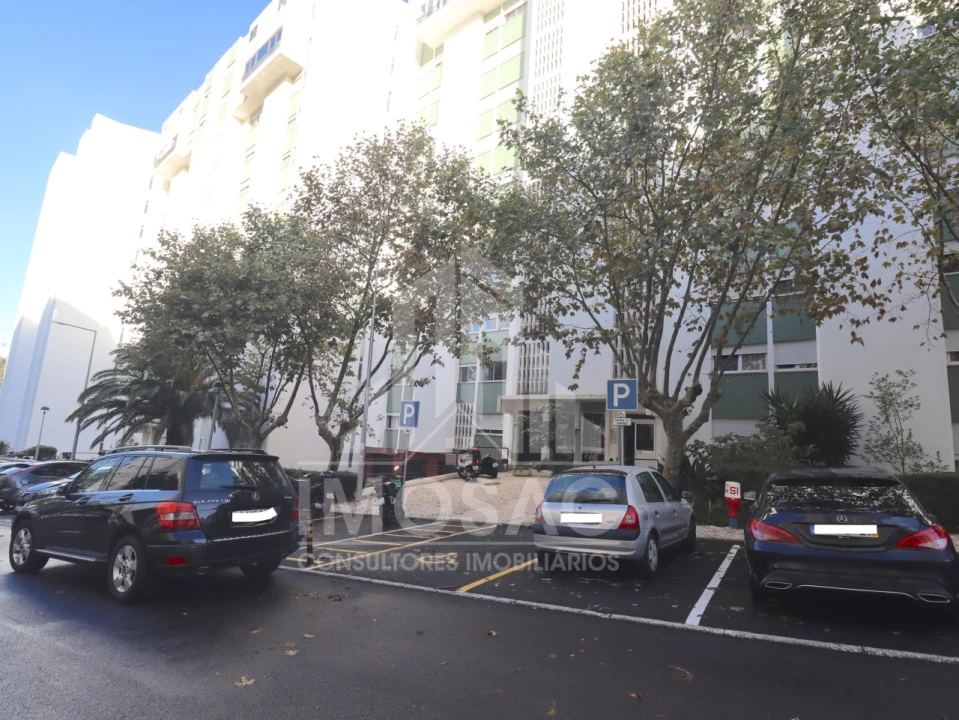 Apartamento T3 para Venda em Santo António dos Cavaleiros e Frielas Foto 9