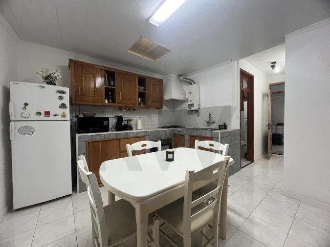 Moradia T1 para Venda em Ribeirinha Foto 5