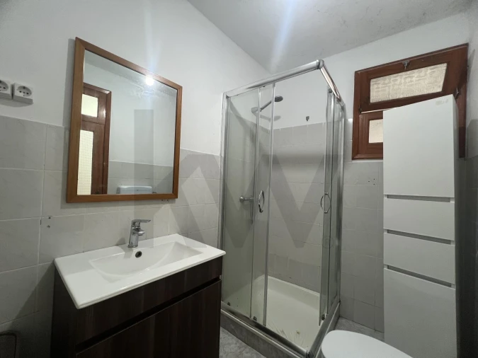 Moradia T1 para Venda em Ribeirinha Foto 8