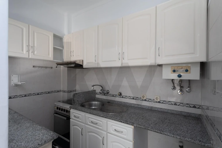 Apartamento T1 para Venda em Costa da Caparica Foto 11