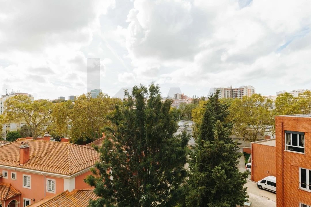 Apartamento T4 para Arrendamento em Alvalade Foto 29