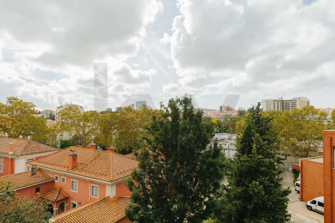 Apartamento T4 para Arrendamento em Alvalade Foto 31