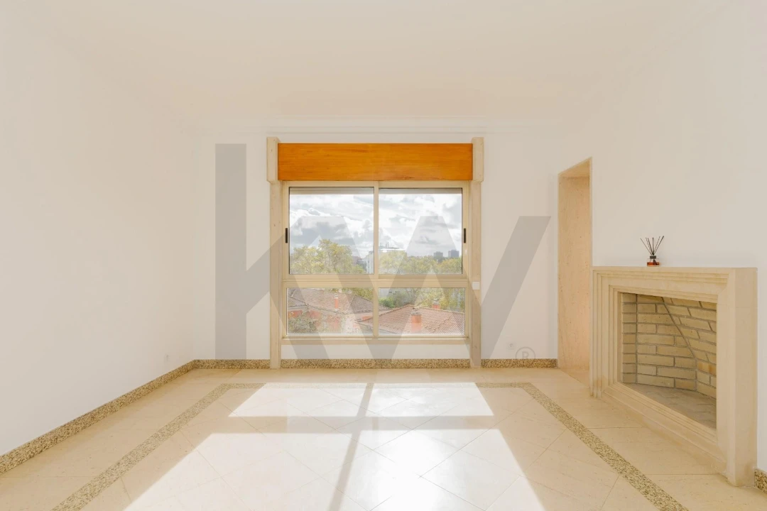 Apartamento T4 para Arrendamento em Alvalade Foto 12