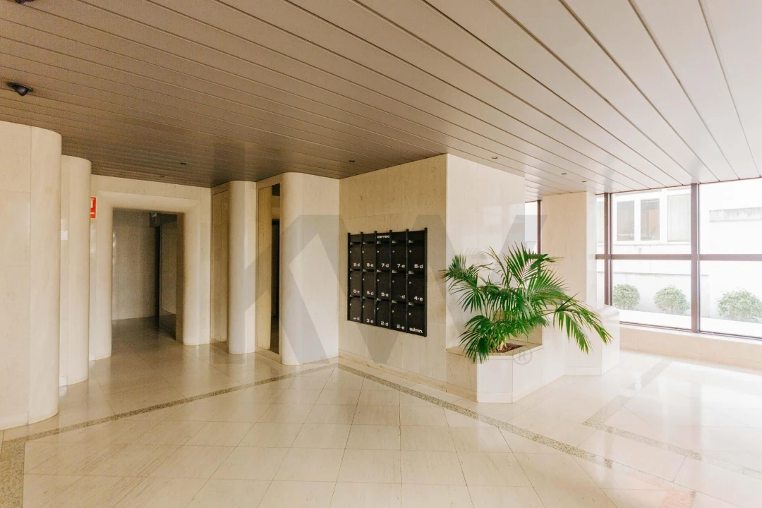 Apartamento T4 para Arrendamento em Alvalade Foto 4