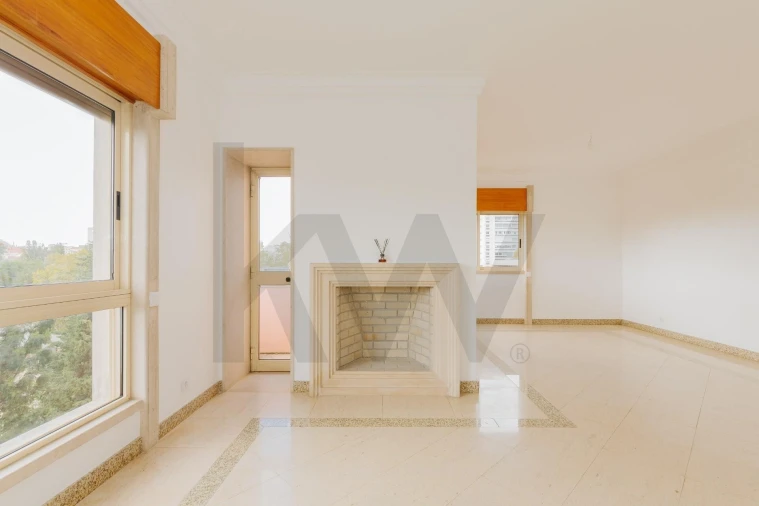 Apartamento T4 para Arrendamento em Alvalade Foto 15