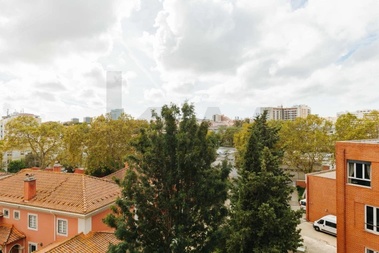 Apartamento T4 para Arrendamento em Alvalade Foto 29