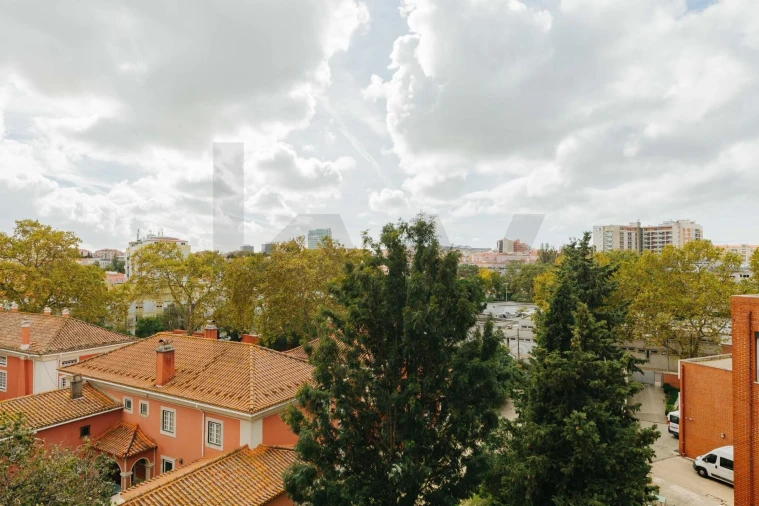 Apartamento T4 para Arrendamento em Alvalade Foto 31