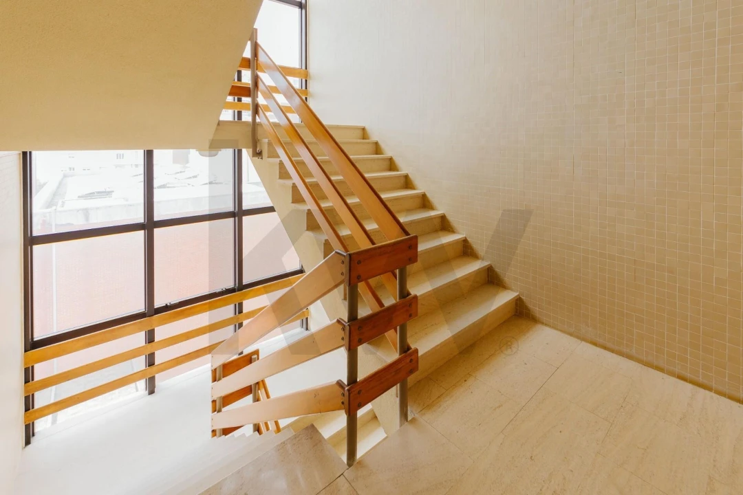 Apartamento T4 para Arrendamento em Alvalade Foto 1