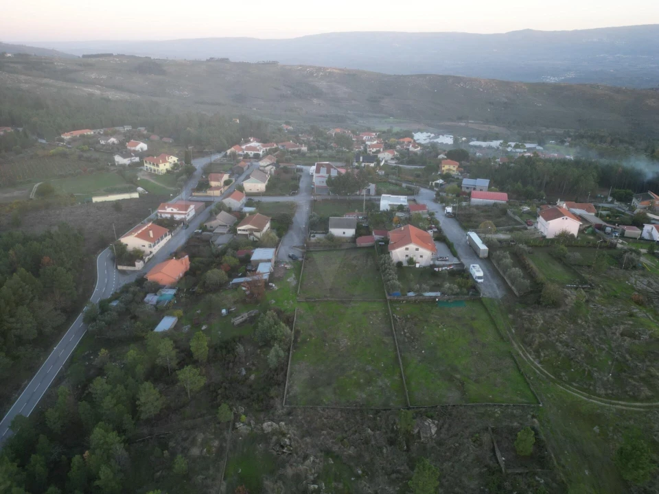 Terreno para Venda em Tavares (Chãs, Várzea e Travanca) Foto 1