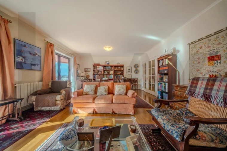 Apartamento T2 para Venda em São Domingos de Benfica Foto 2