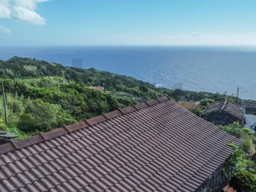 Terreno para Venda em Calheta de Nesquim