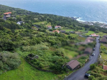 Terreno para Venda em Calheta de Nesquim